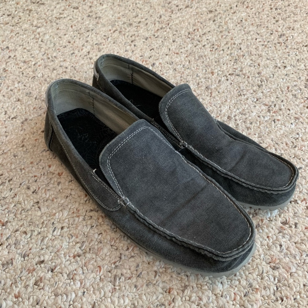 Men’s canvas loafers